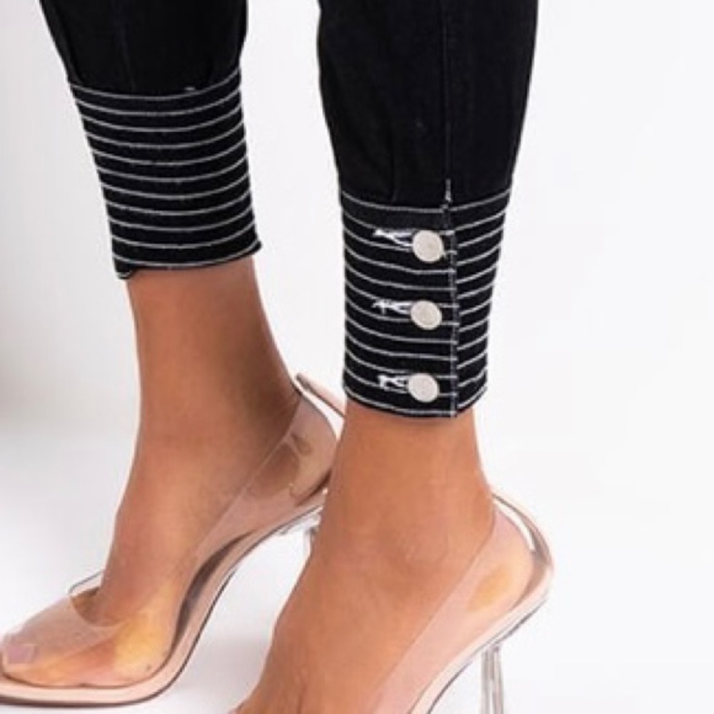 Curvy Skinny Jeans - Picture 7 of 10